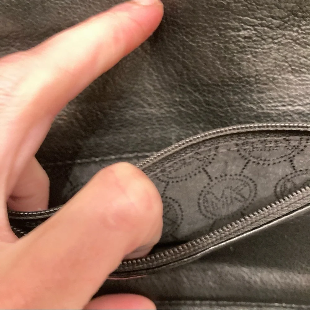 Michael kors black leather wallet